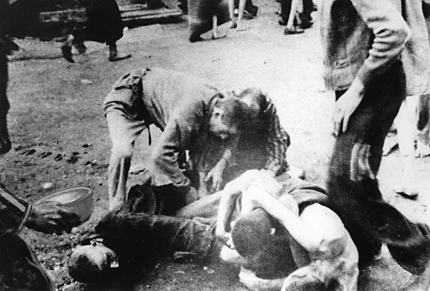 Food fight in the Krankenlager